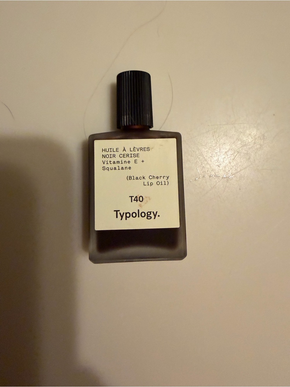 Typology Moisturizing Lip Oil T40 Black Cherry (Noir Cerise)